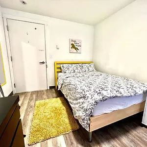 Apartment Micro 10 Minutes Walk To Of Washington, Seattle