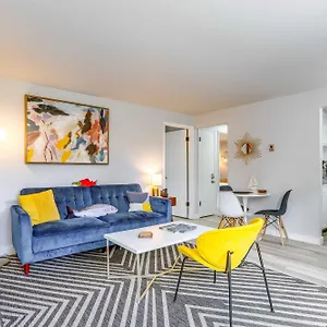 Apartment Garden Walk To Water And Amenities!, Seattle