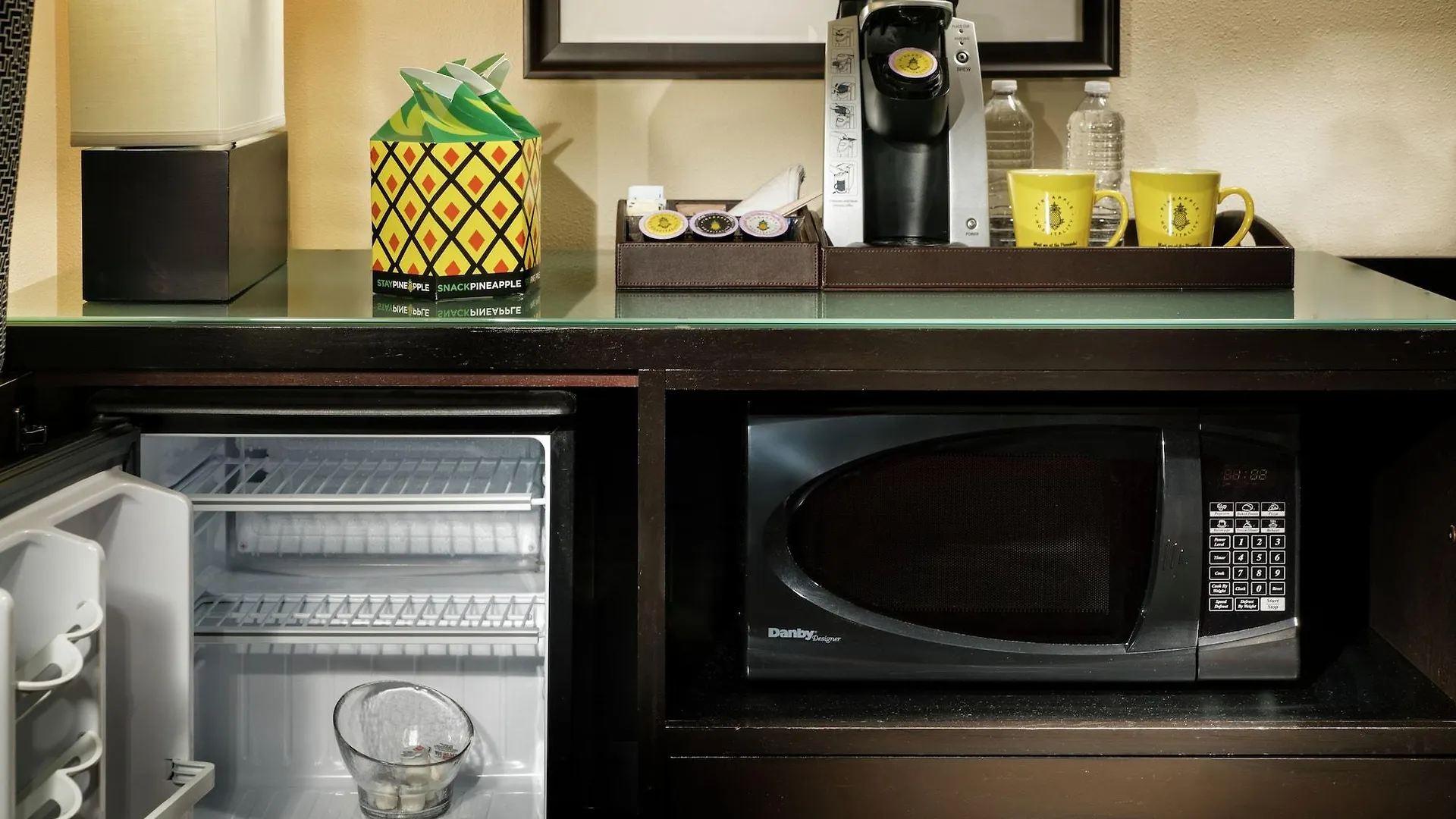Hotel Staypineapple, The Maxwell Hotel, Seattle Center Seattle