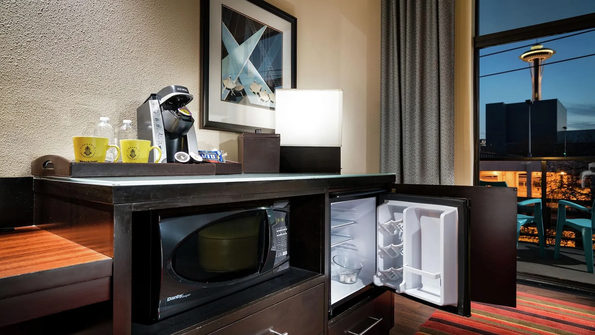 Staypineapple, The Maxwell Hotel, Seattle Center Seattle Hotel