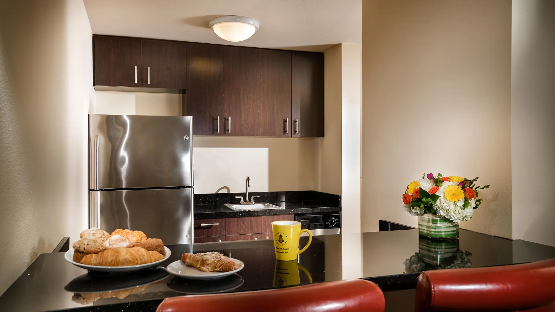Staypineapple, The Maxwell Hotel, Seattle Center Seattle