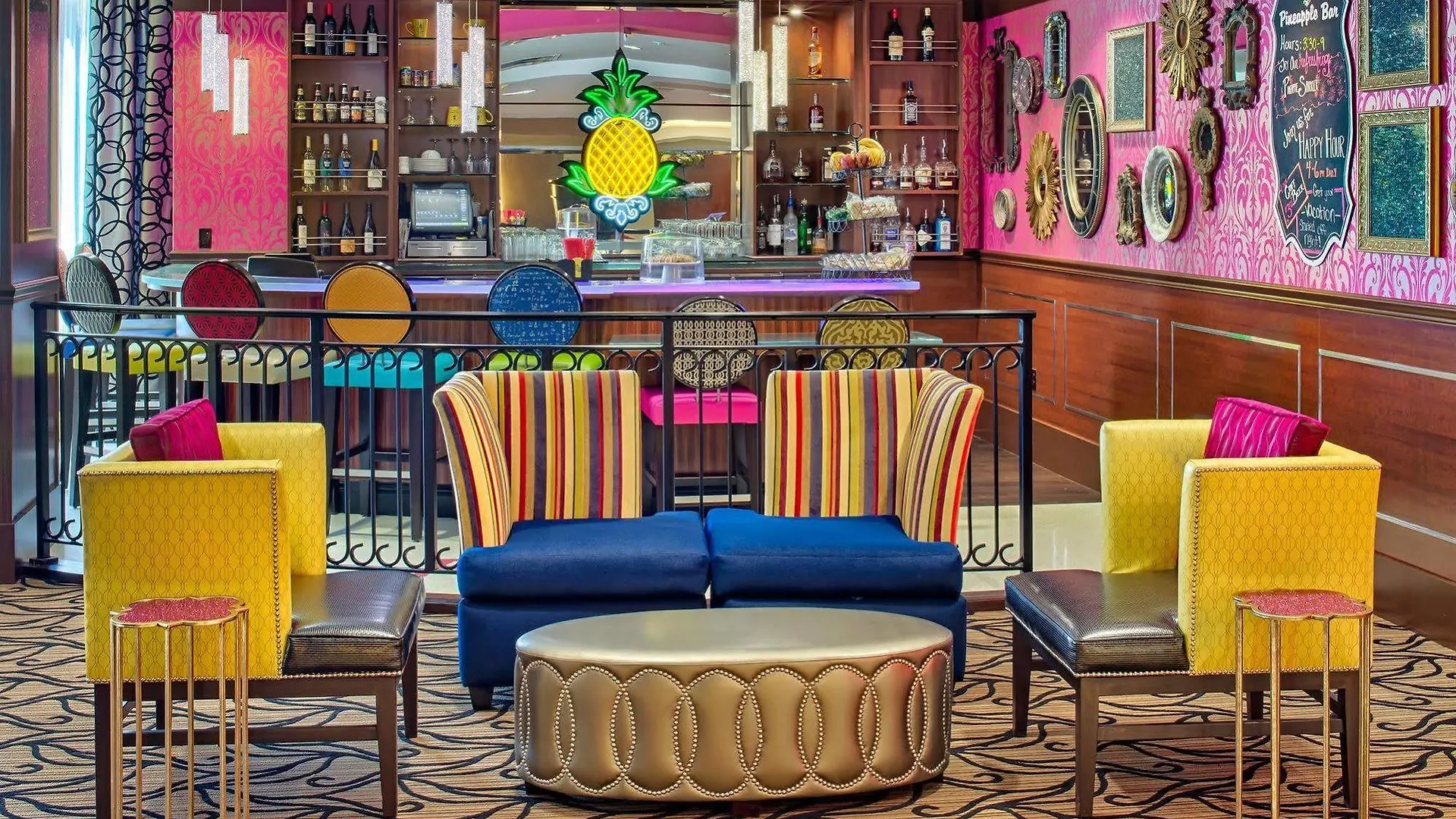 Staypineapple, The Maxwell Hotel, Seattle Center Seattle